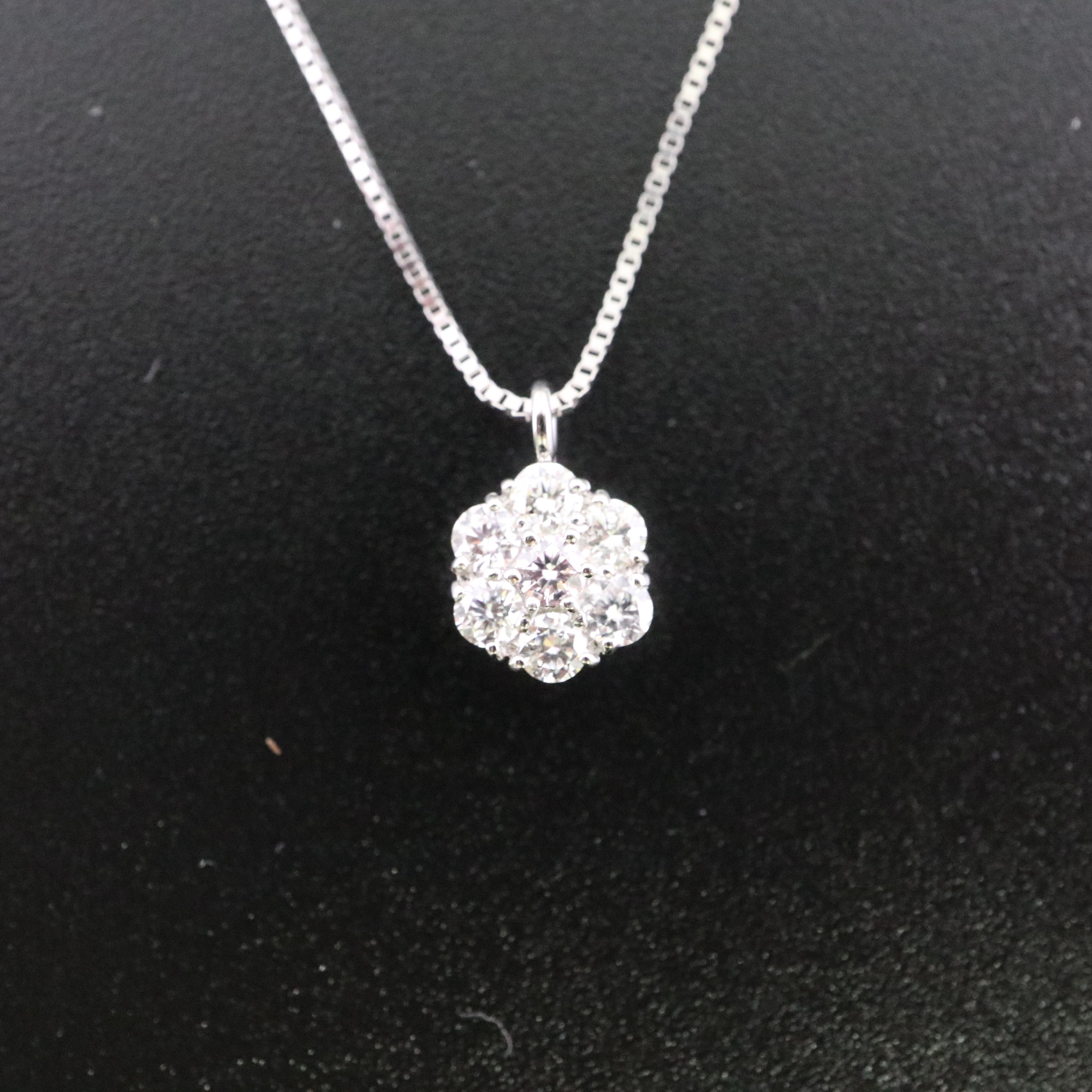 プラチナ ピンクダイヤネックレス